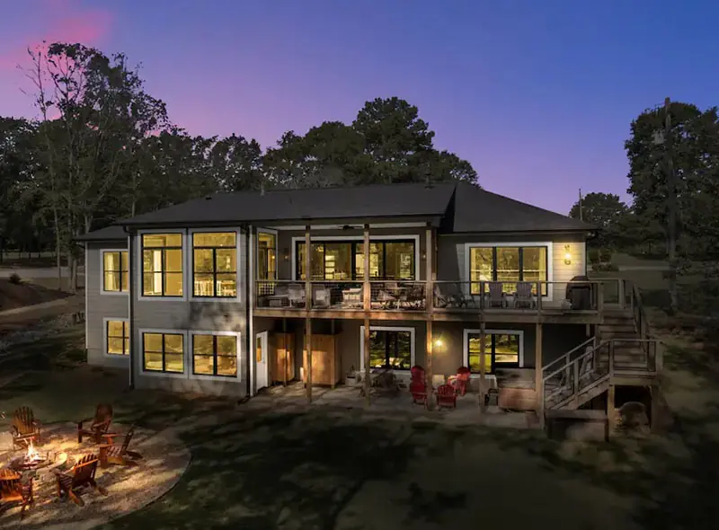The Hales Lake House The Hales Lake House