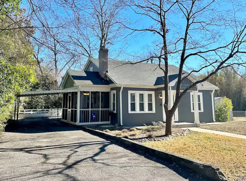 Cute as a Button Anderson Bungalo Cute as a Button Anderson Bungalo