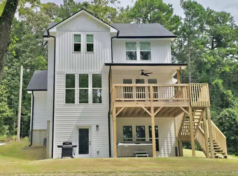 Lucky Lake House at Hartwell Lucky Lake House at Hartwell