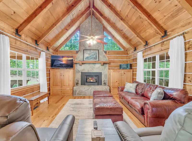 Skyline Log Cabin w/ Hot Tub Skyline Log Cabin w/ Hot Tub