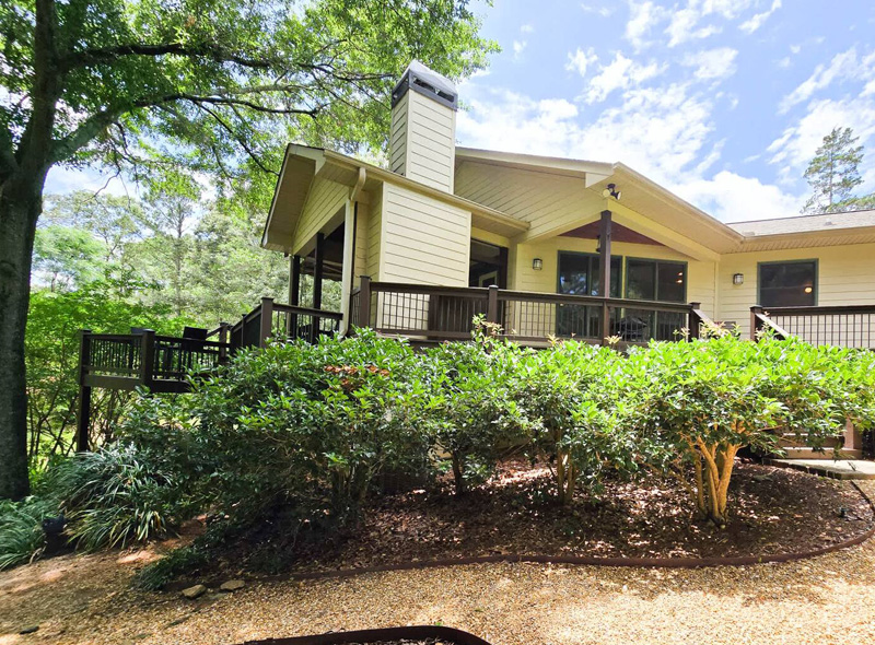 Yacht Club Lake House