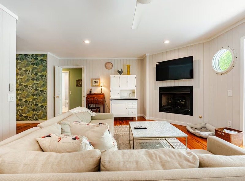 1552 Lakeview